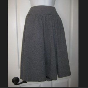 BANANA REPUBLIC BLACK HERRINGBONE THICK FLARE SKIRT W POCKETS SIZE 6